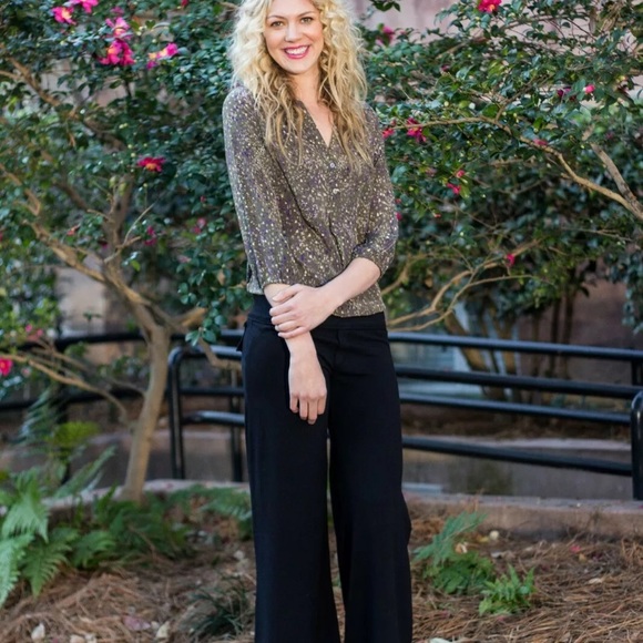 Amour Vert Amy Blouse - Picture 3 of 3